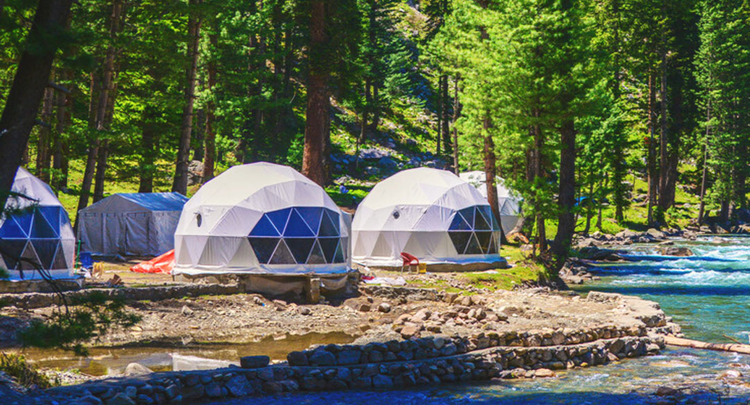 capra-para-glamping-tipo-domo-renolit-sattler-vinil-cristal-membrana-arquitectonica